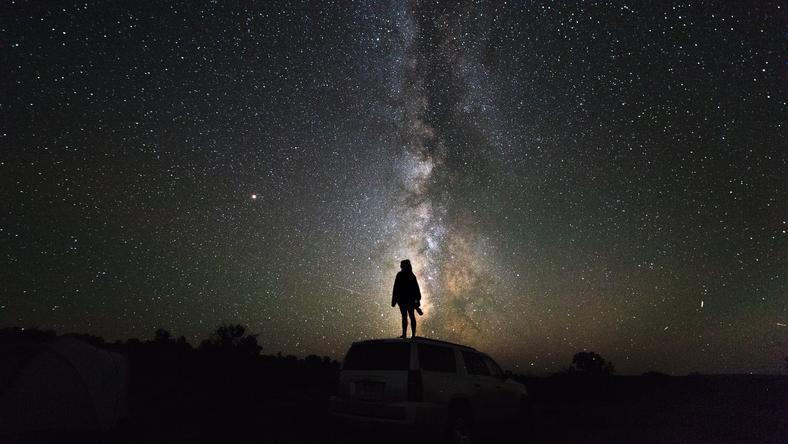 理解杨振宁(一):从宇称到场论